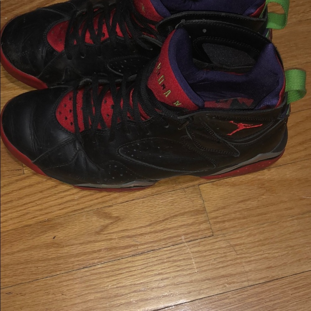 Shoes - Picture 2 of 5
